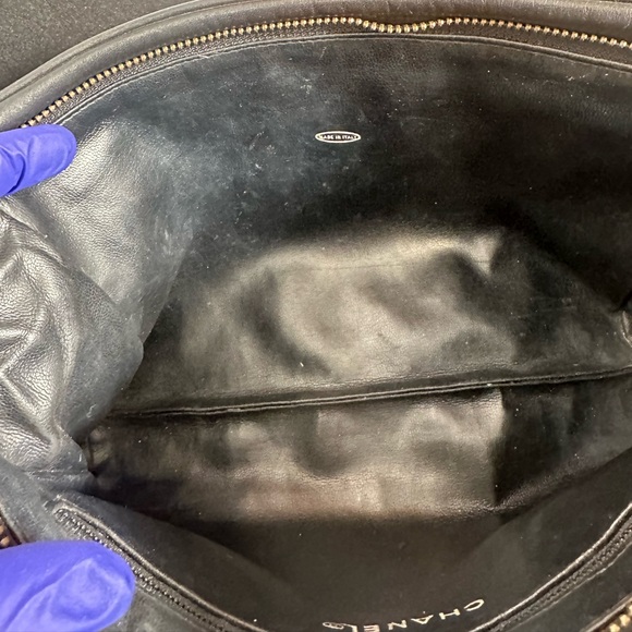 Authentic Chanel pouchette/crossbody - Picture 11 of 11